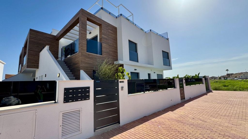 Property photo 1 of 43