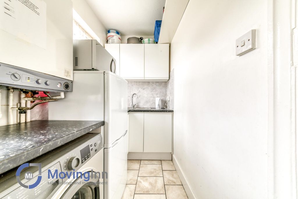 Property photo 3 of 10 Utility Room