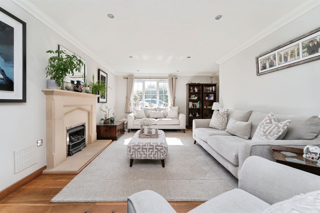 Property photo 3 of 24