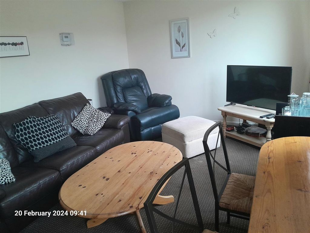 Property photo 3 of 4 Lounge 4 (1).Jpg