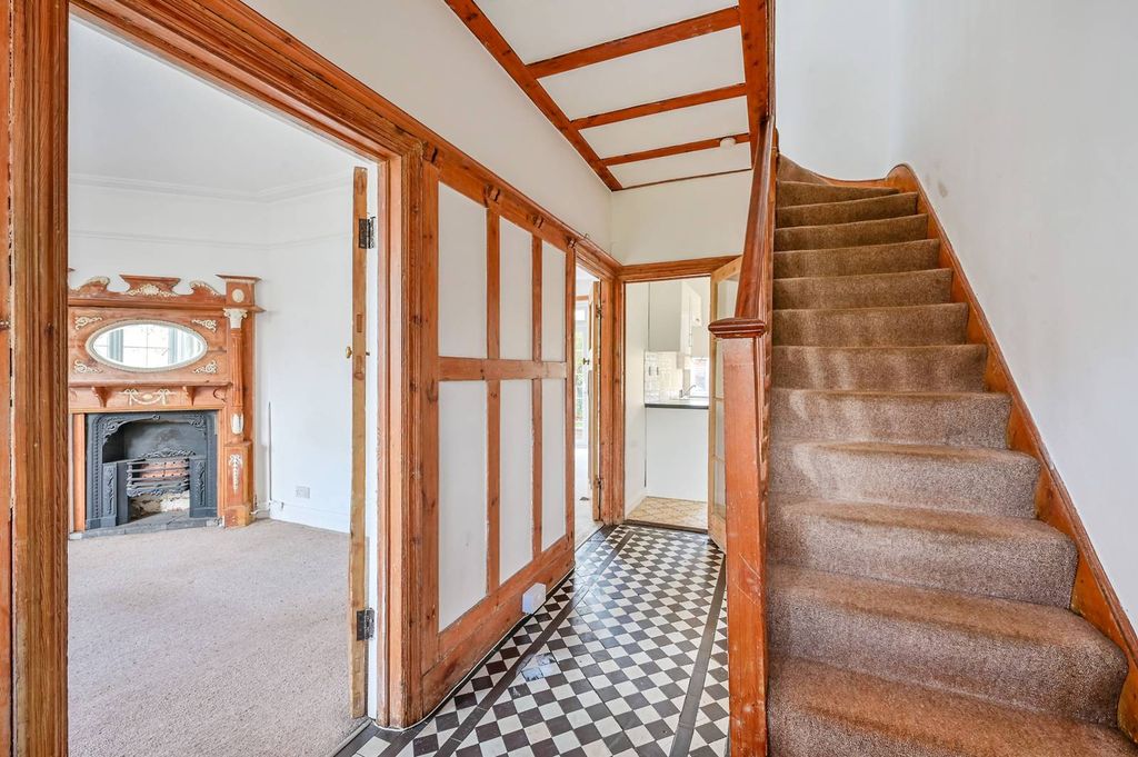 Property photo 3 of 11