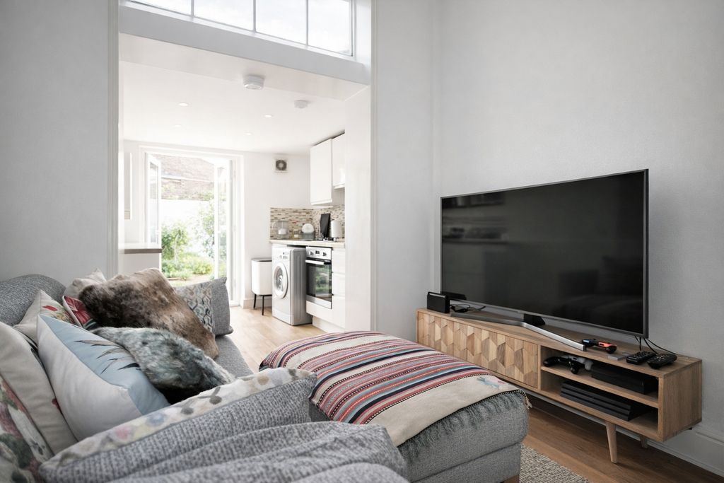 Property photo 1 of 6 Reception