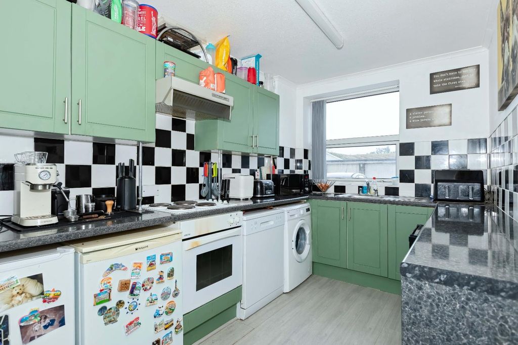 Property photo 3 of 13 Milford Court.Jpg