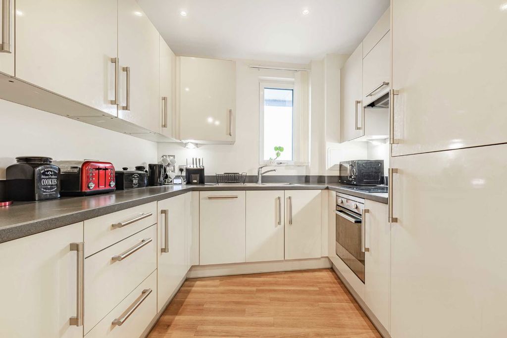 Property photo 3 of 10