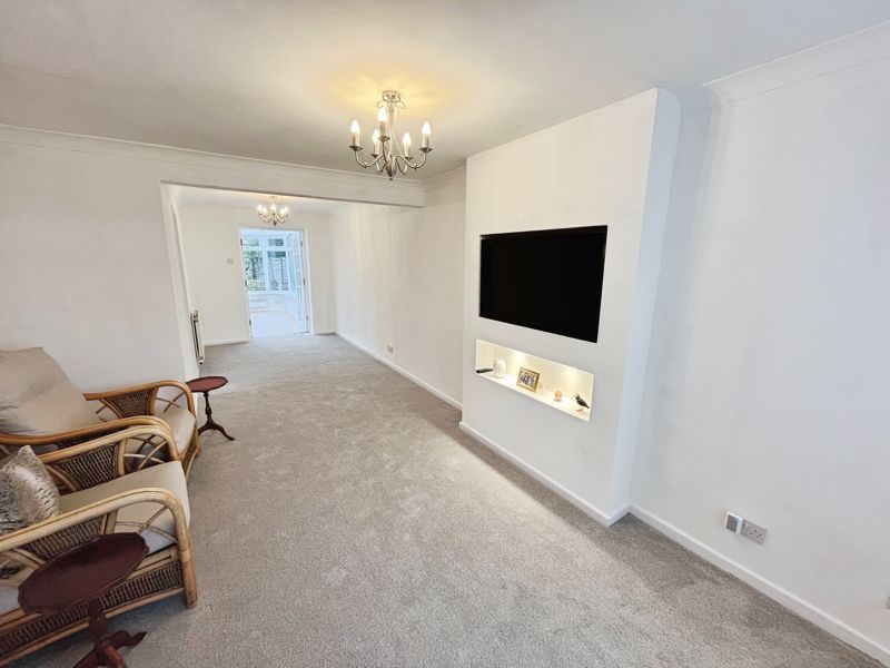 Property photo 2 of 22 Lounge