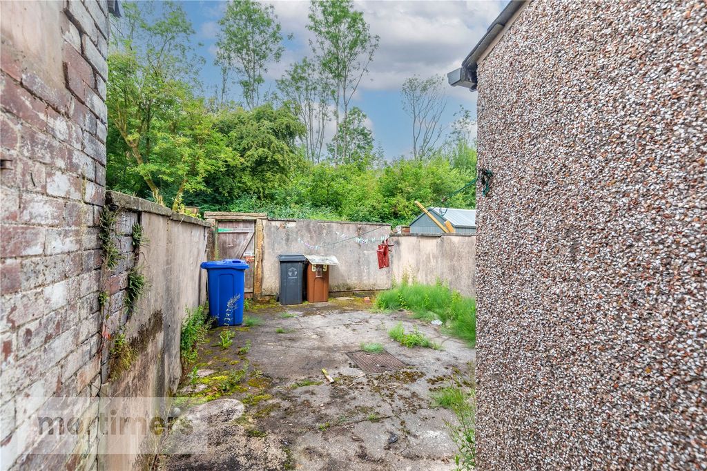 Property photo 3 of 14 Garden