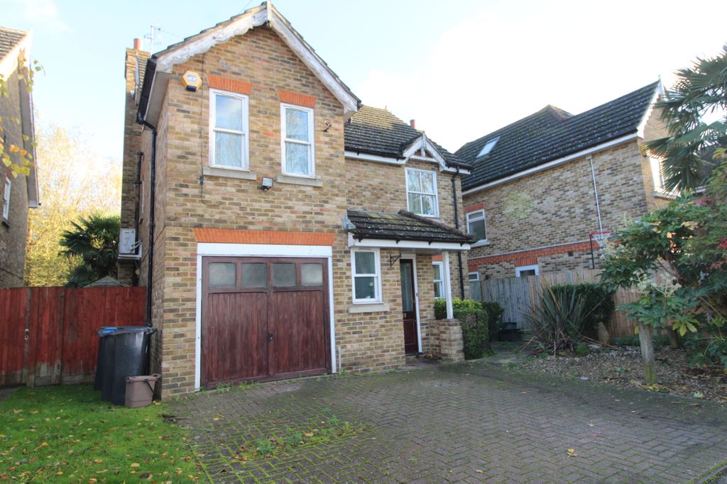 Property photo 3 of 36