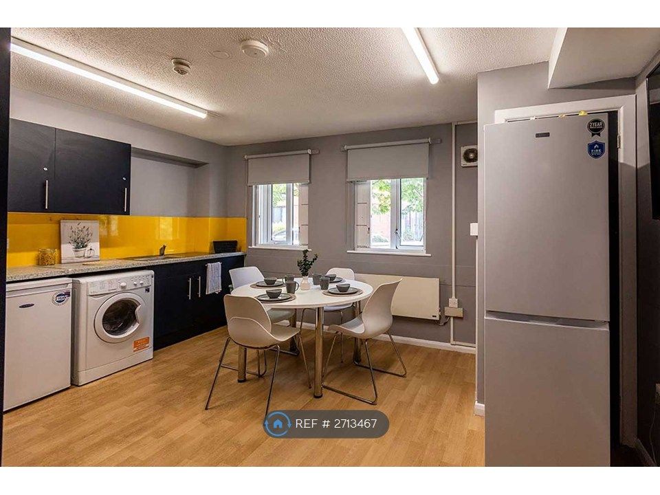 Property photo 2 of 35