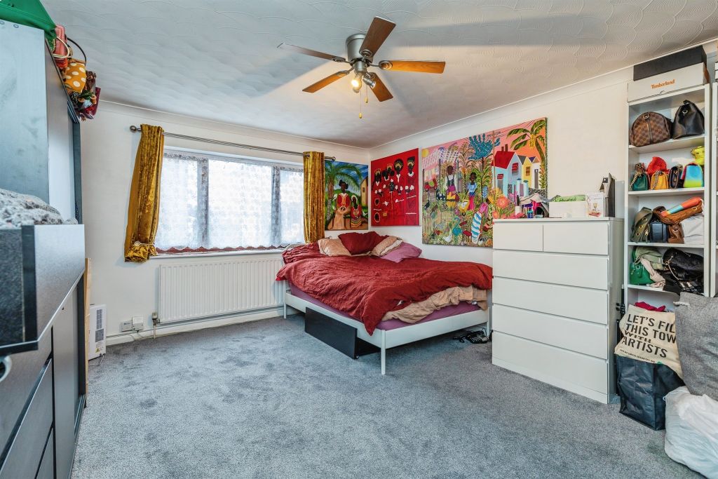 Property photo 3 of 6