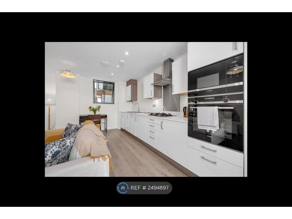 Property photo 1 of 12 Kitchen