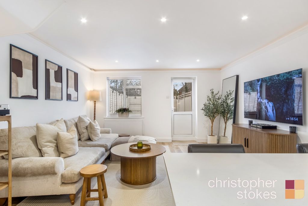 Property photo 2 of 19 3303293