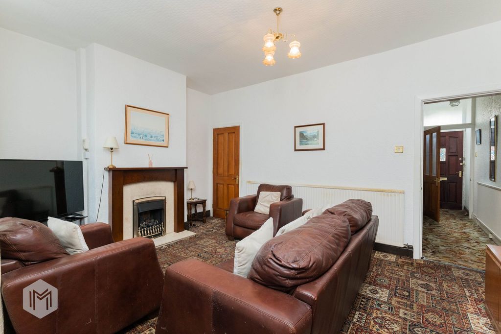 Property photo 3 of 18