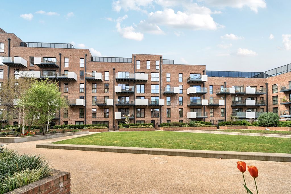 Property photo 3 of 17 1429214-4-69De3A6...