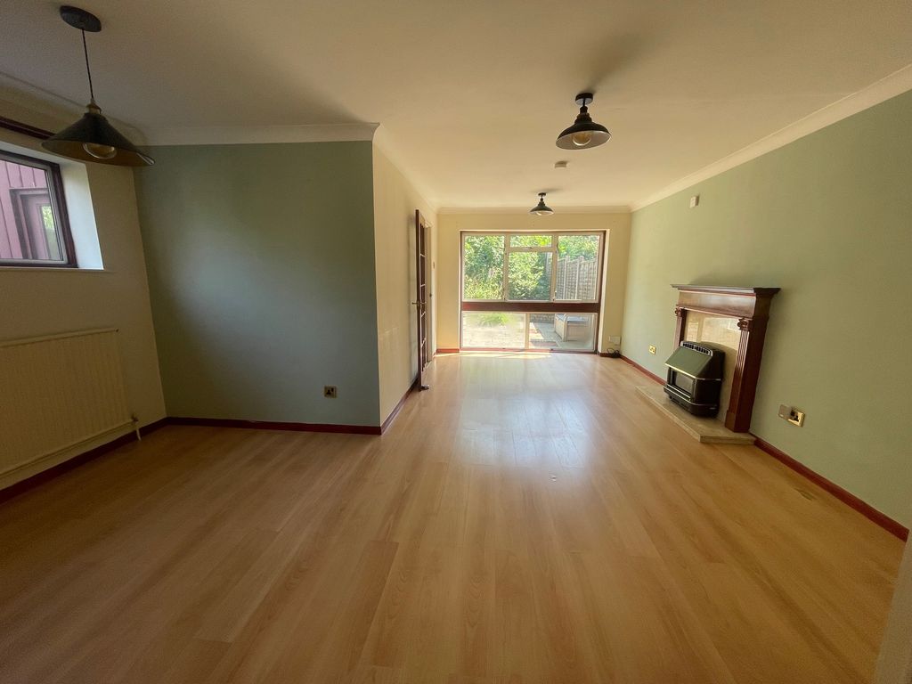 Property photo 3 of 18 Image