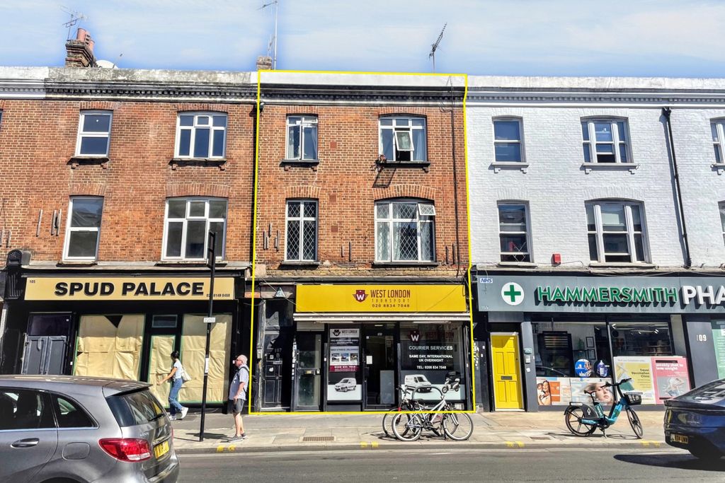 Property photo 1 of 15 107 Fulham Palace Road, London W6 8Ja