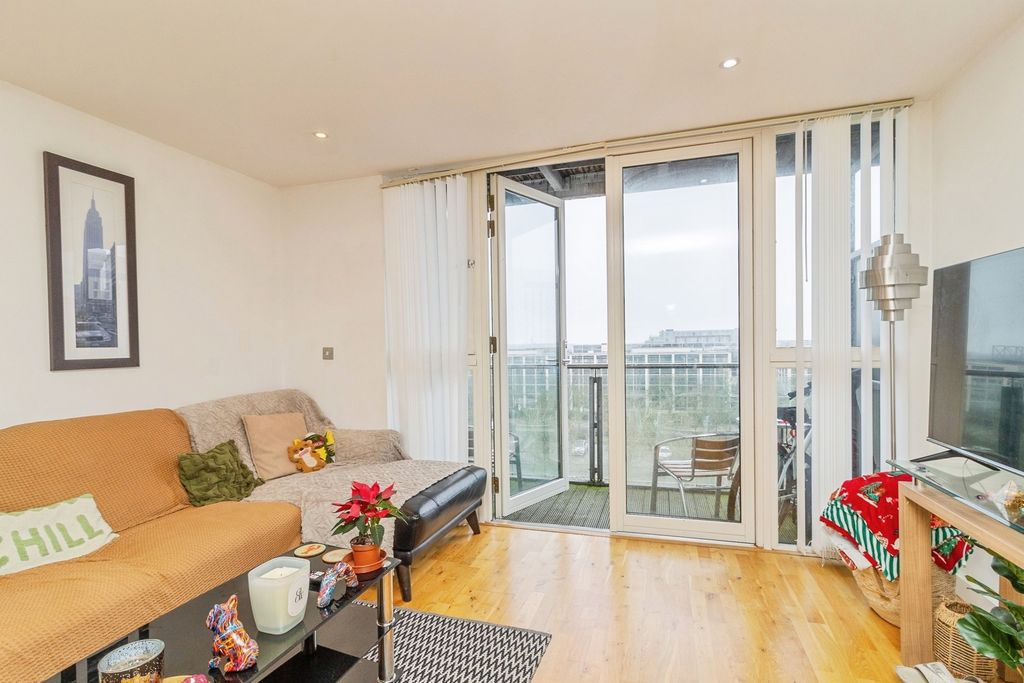 Property photo 3 of 17 Pbox-Img.Jpg