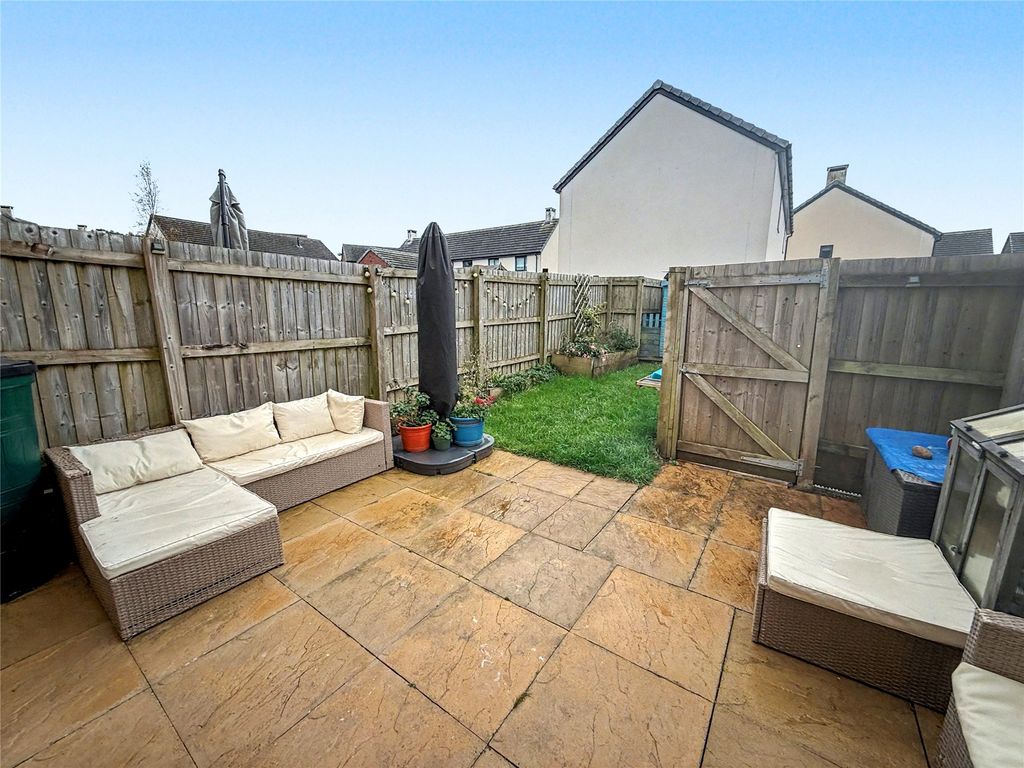 Property photo 2 of 16 Picture No. 12