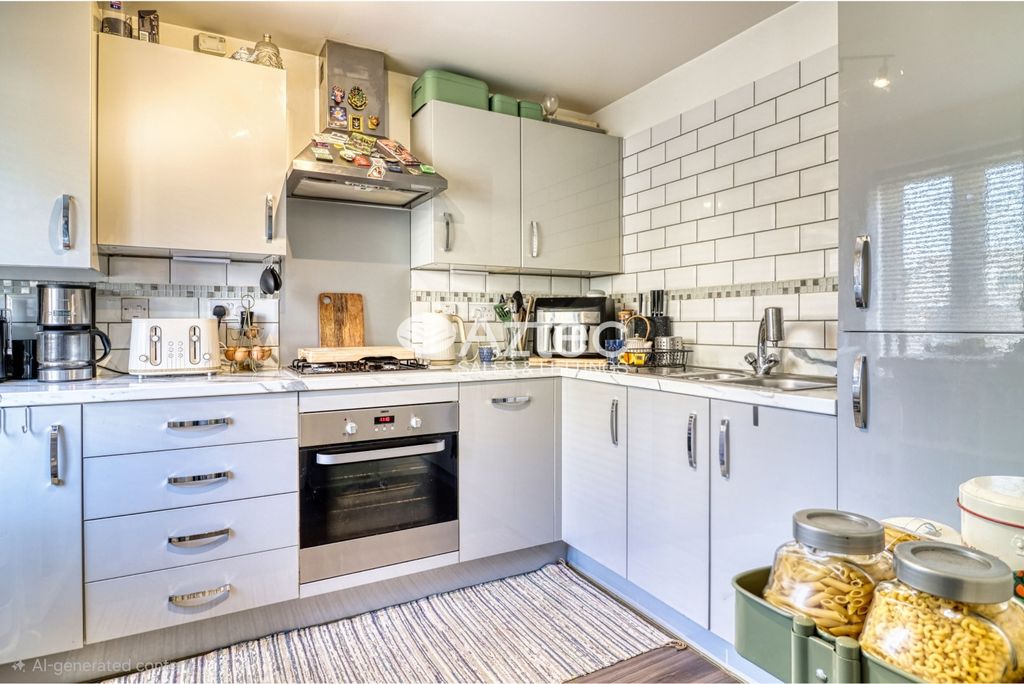 Property photo 3 of 13 Kitchen