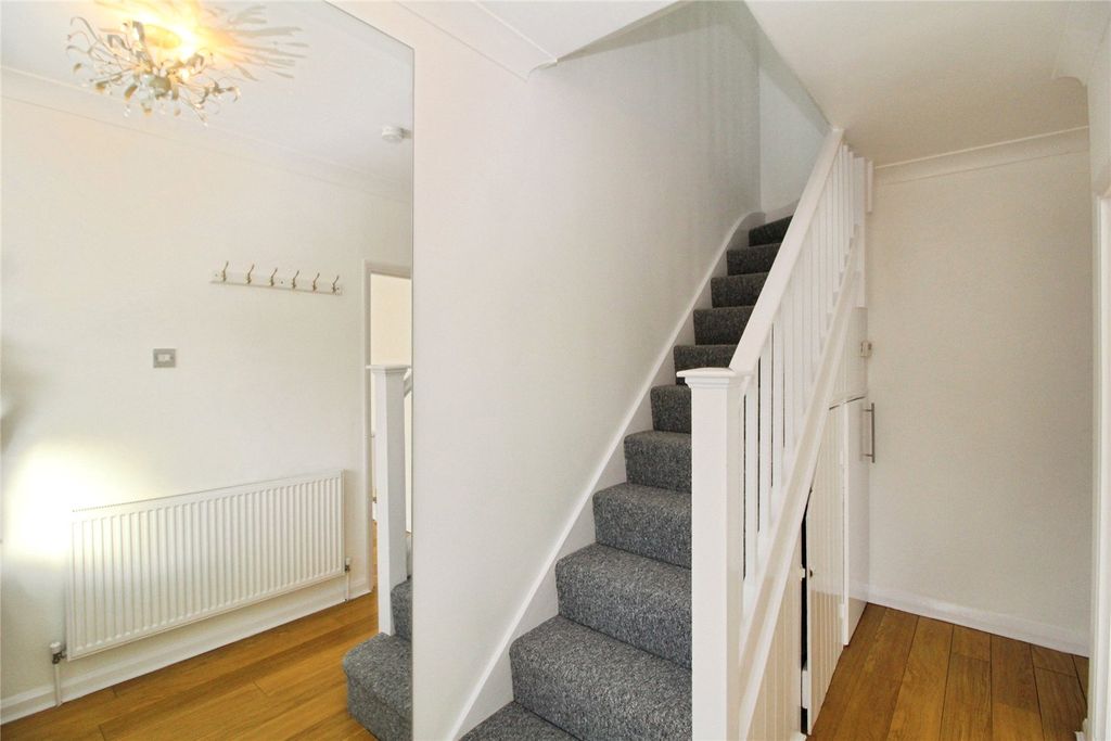 Property photo 2 of 17 Picture No. 31