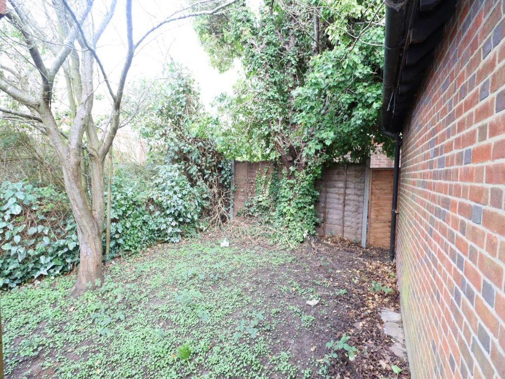 Property photo 3 of 7 Garden