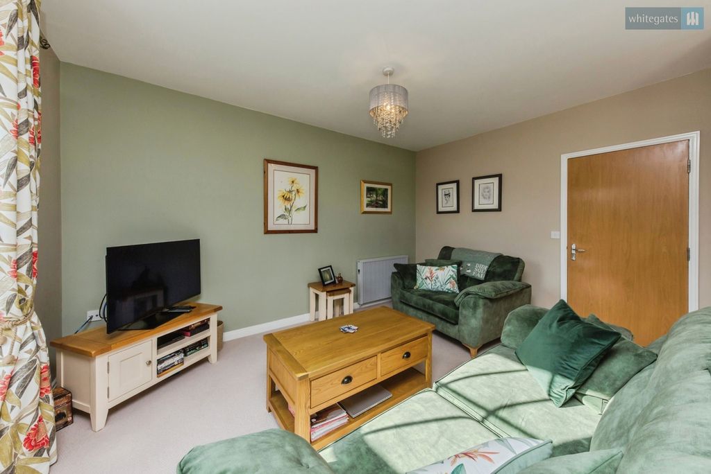 Property photo 2 of 15 Pbox-Img.Jpg