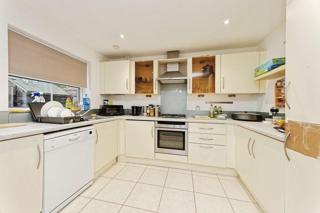 Property photo 3 of 17 Photo