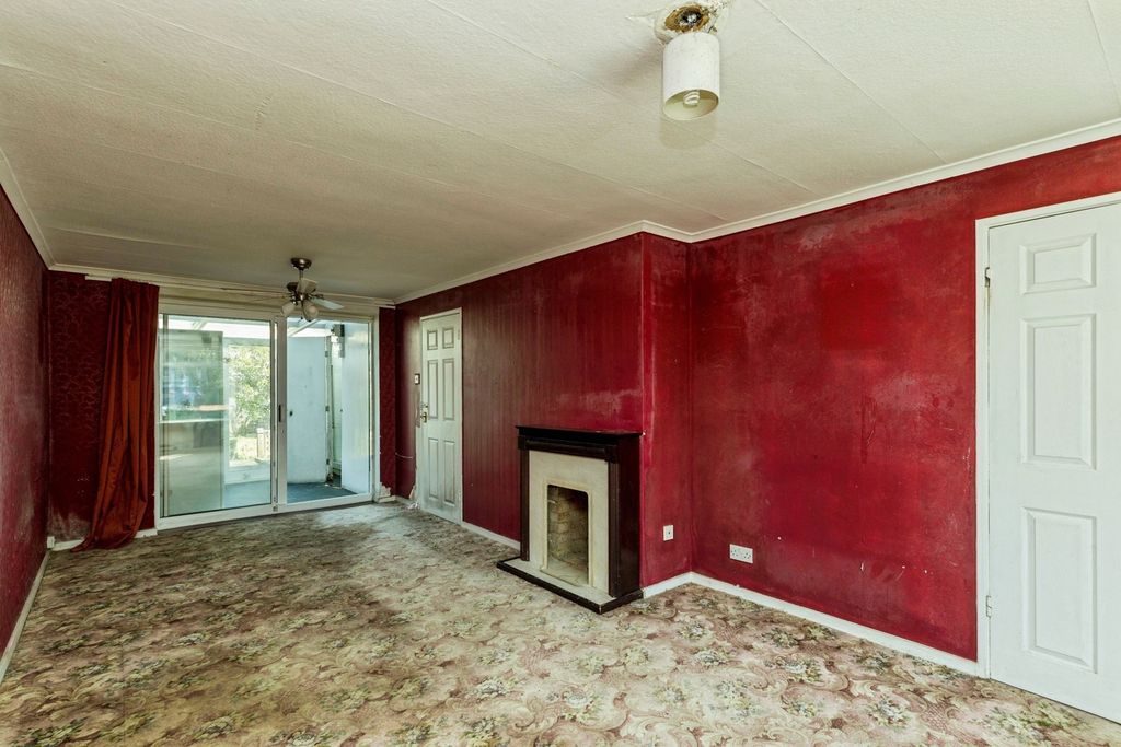 Property photo 2 of 15 Pbox-Img.Jpg