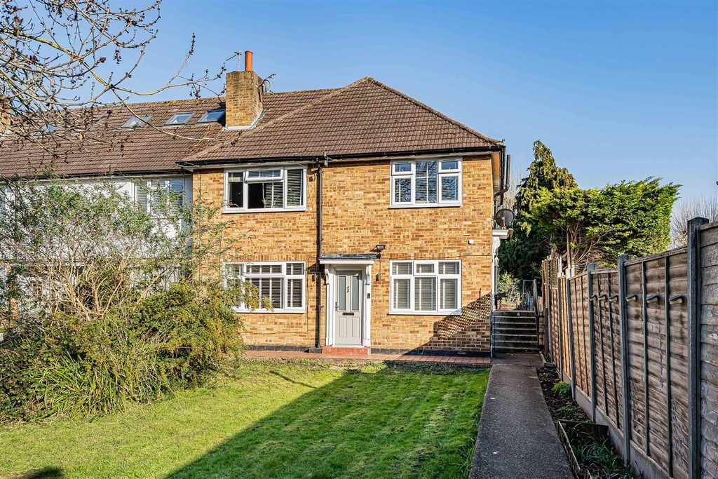 Property photo 3 of 17 10_76501.Jpg