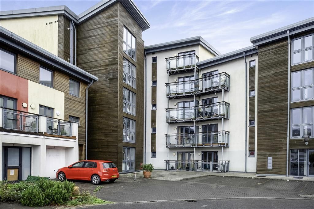 Property photo 1 of 8 Front