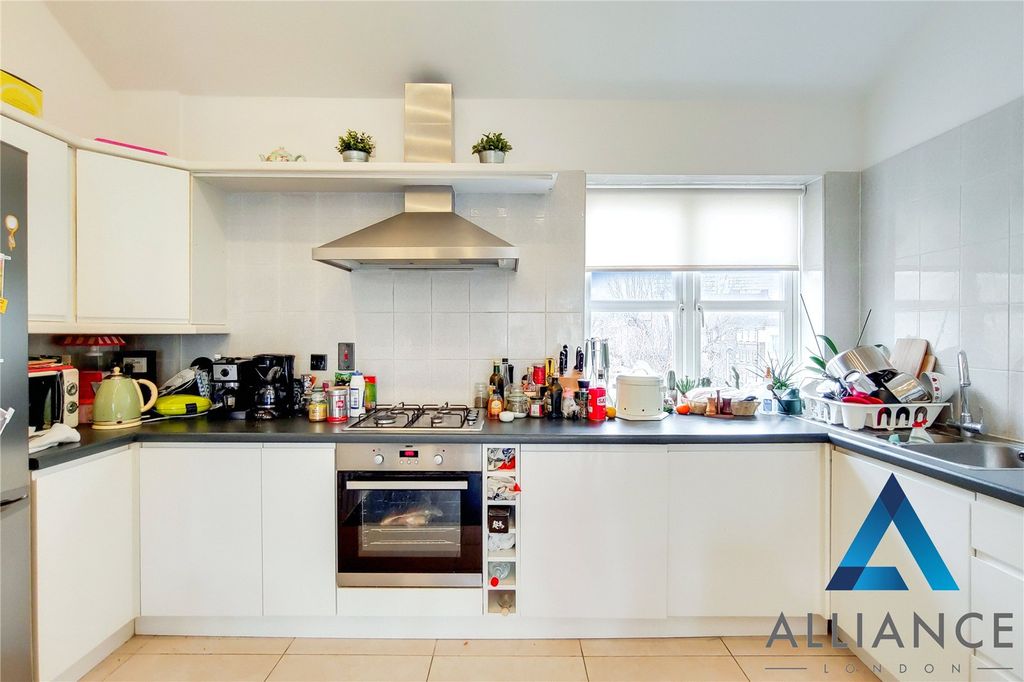 Property photo 3 of 11 Picture No. 13