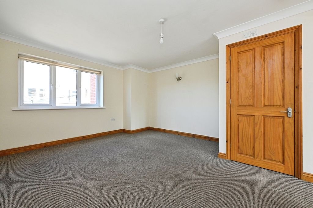 Property photo 3 of 17 Photo