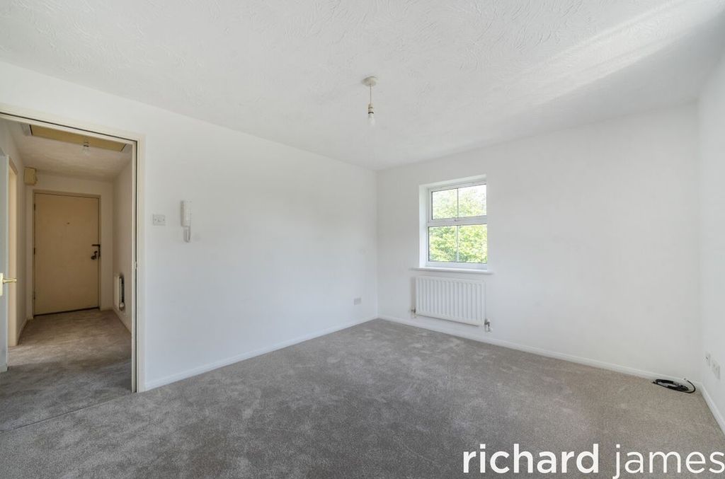 Property photo 2 of 10 6c152c411d9F4056916332227E4806Cf