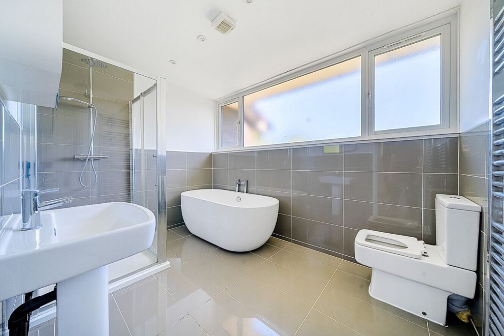 Property photo 3 of 20 Picture No. 11