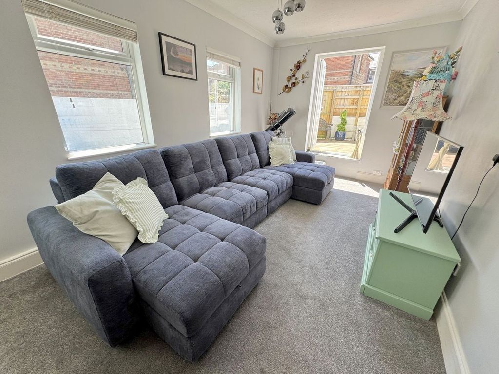 Property photo 2 of 25
