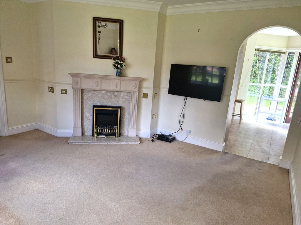 Property photo 3 of 17 Picture No. 12