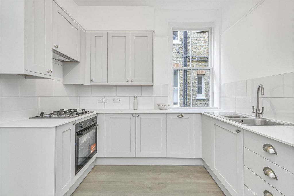 Property photo 3 of 21 Picture No. 35