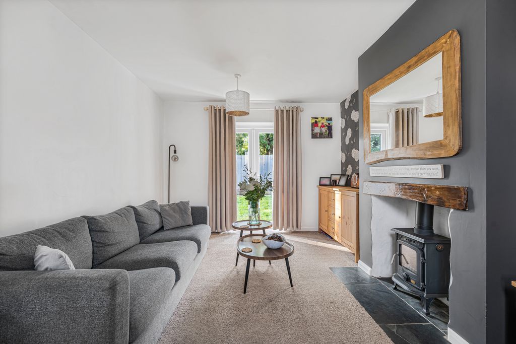 Property photo 2 of 19