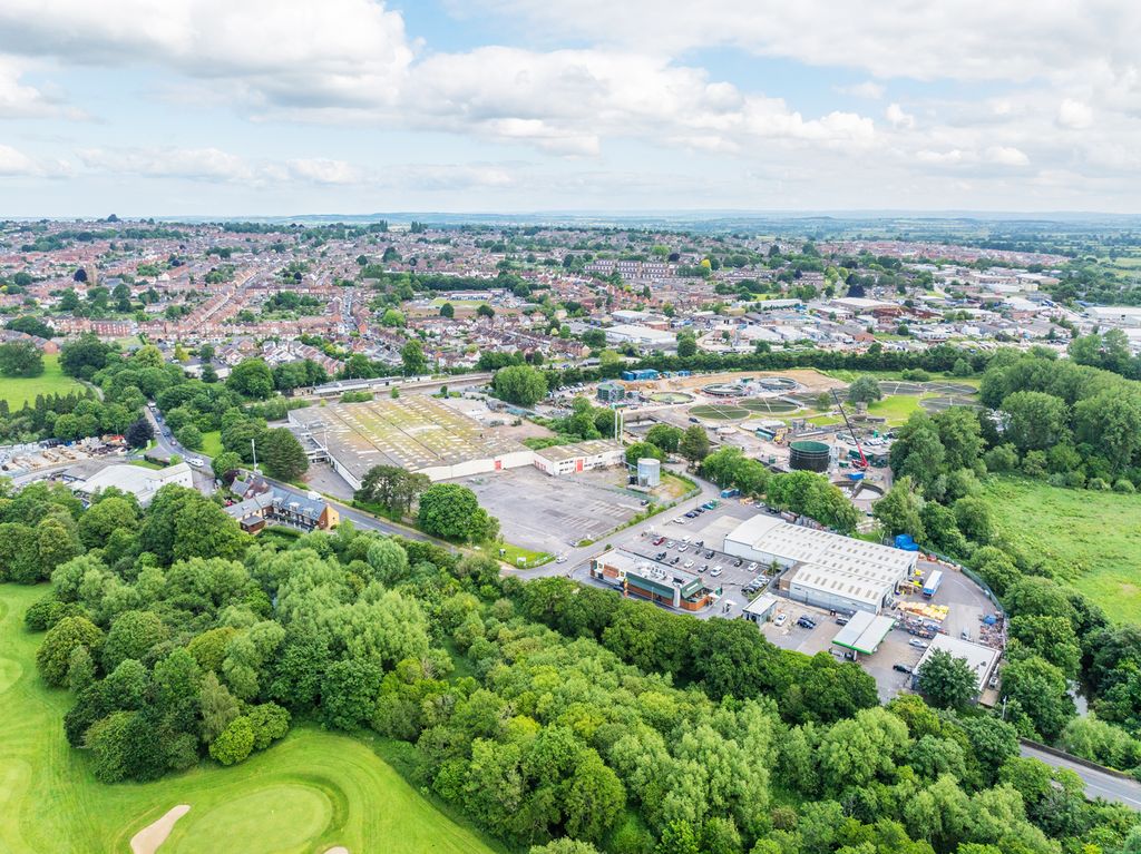 Property photo 2 of 12