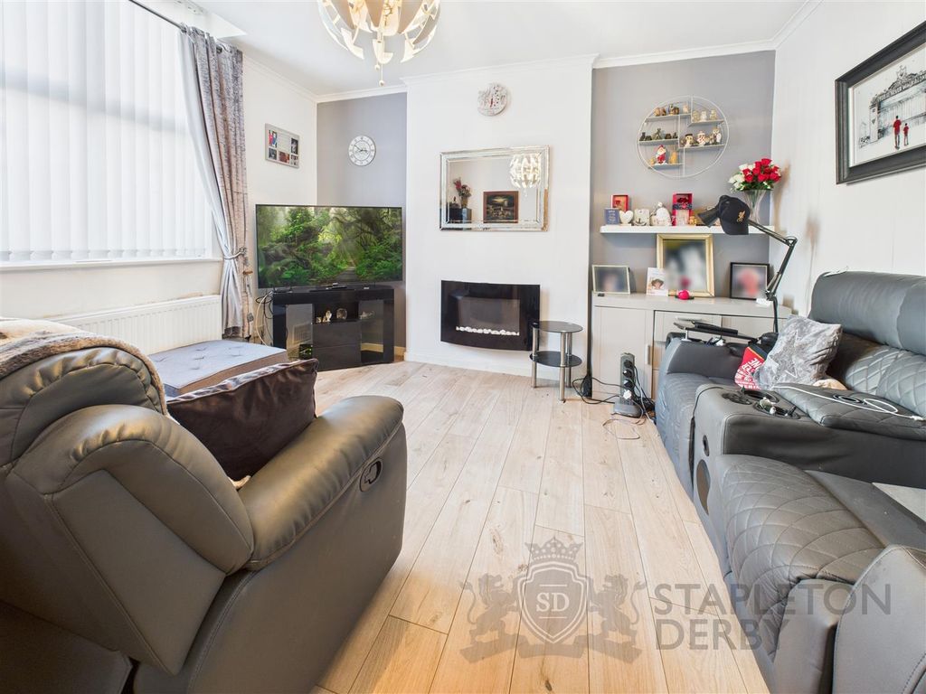 Property photo 2 of 7 Cam04709G0-Pr0285-Still004.Jpg