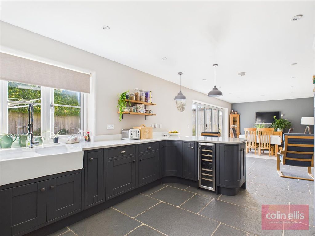 Property photo 2 of 36 Cam05075G0-Pr0222-Still013.Jpg