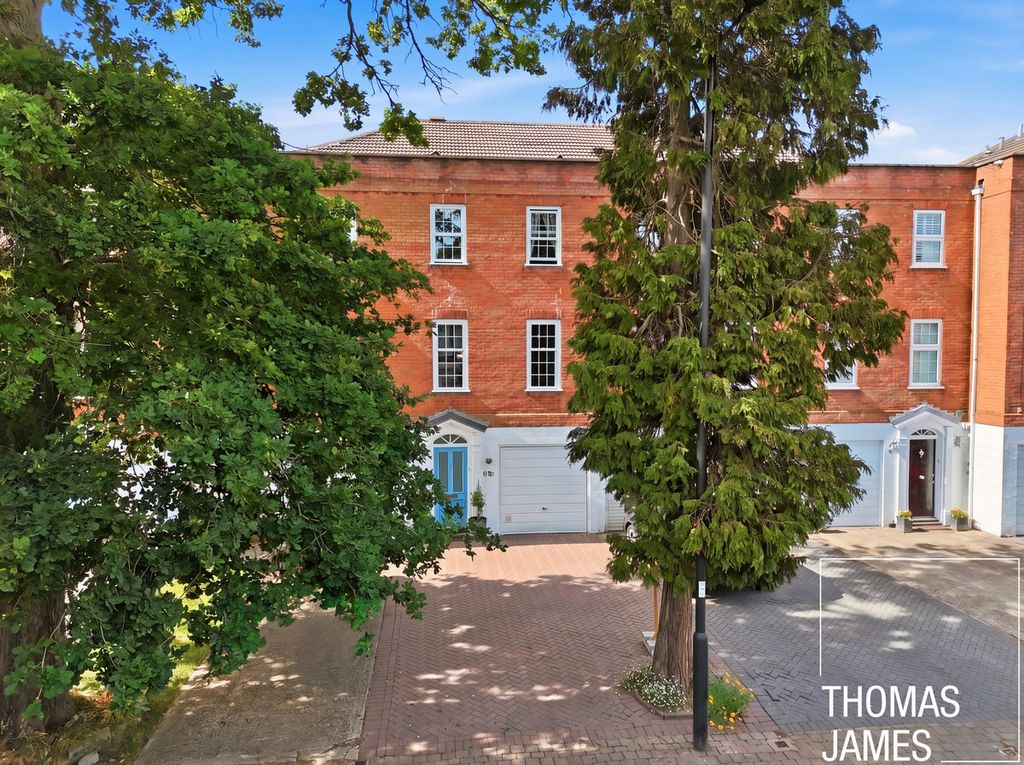 Property photo 1 of 36