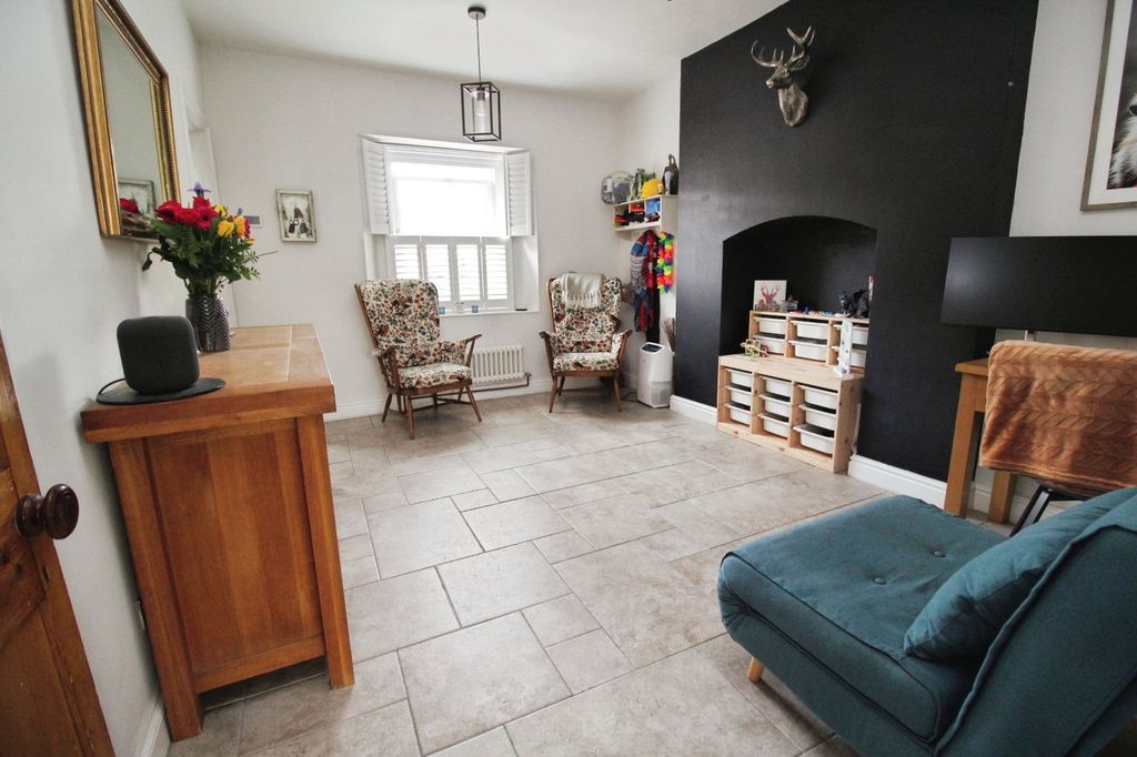 Property photo 3 of 16 Dining/Family Room