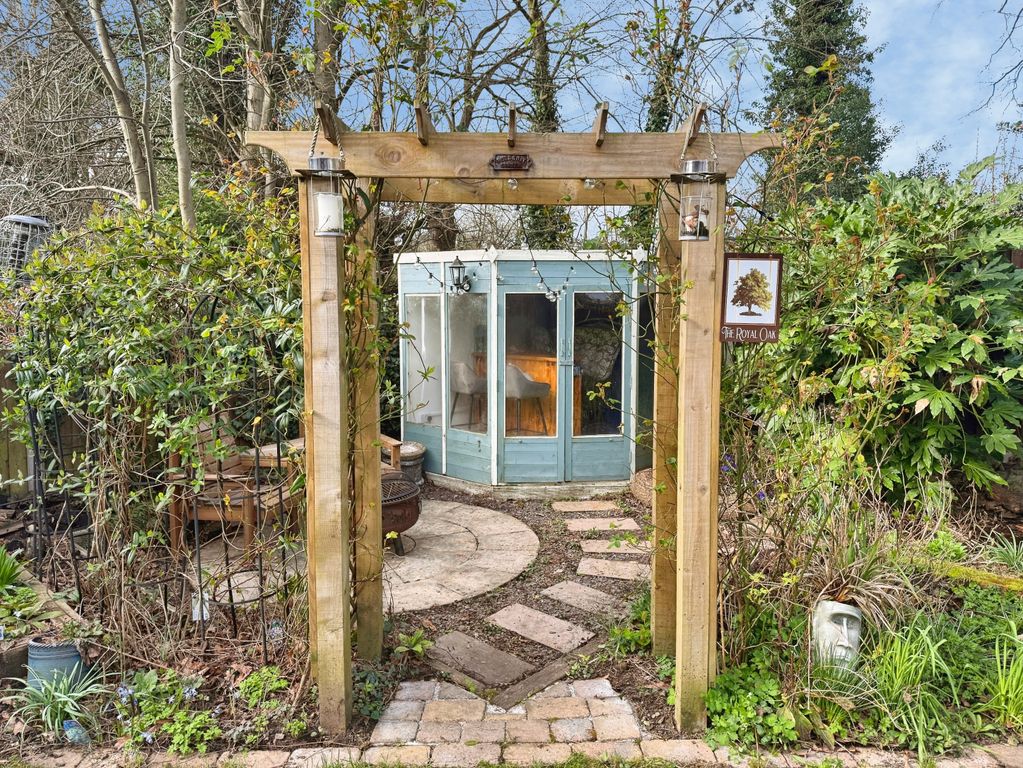 Property photo 2 of 25