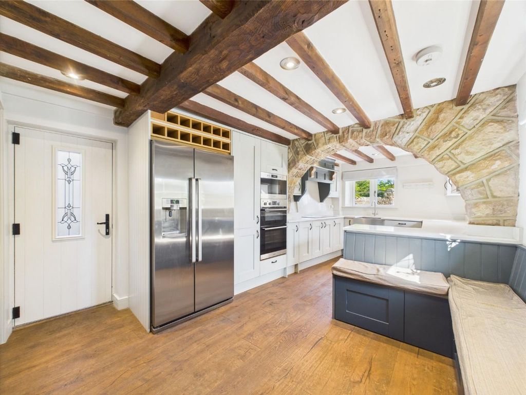 Property photo 3 of 38 Cam03810G0-Pr0274-Still040.Jpg