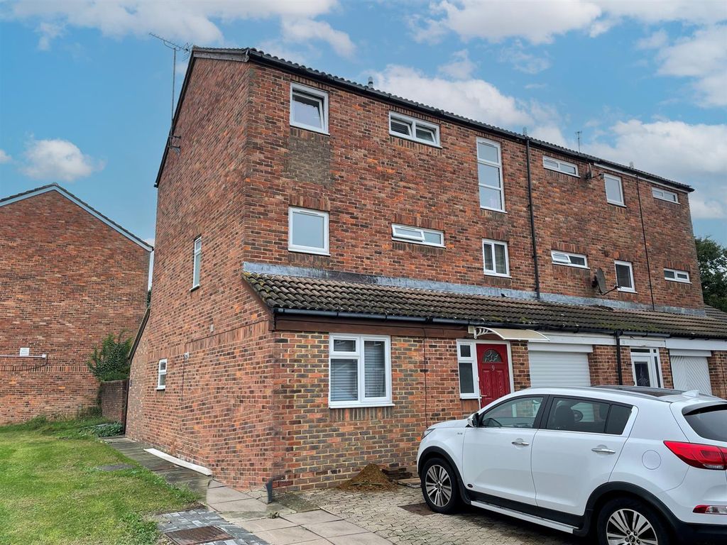 Property photo 1 of 7 Blue 9 Meadow Way.Jpg