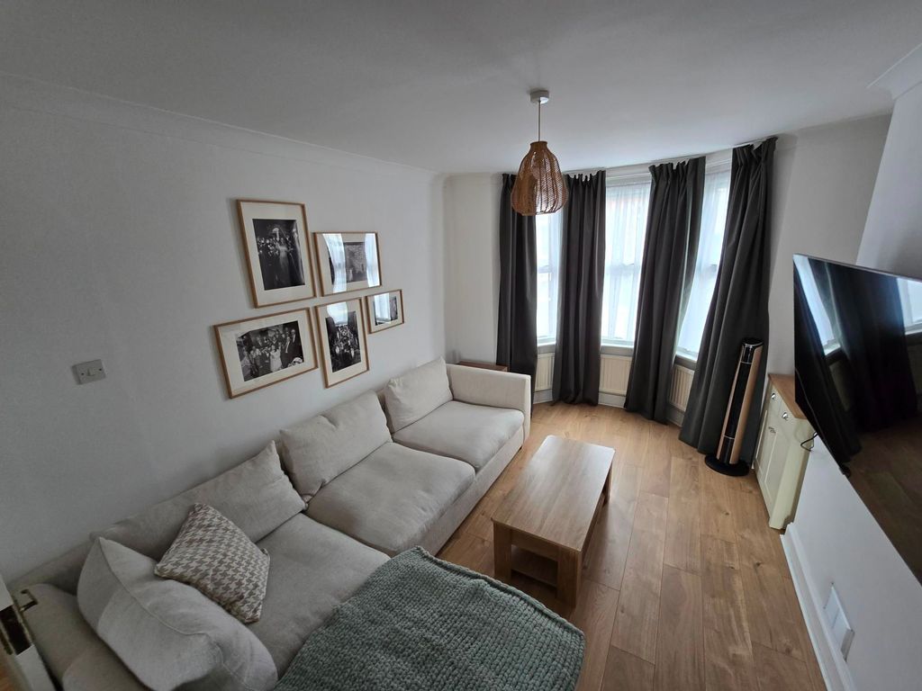 Property photo 3 of 24