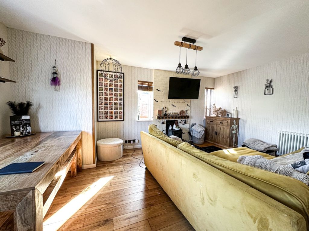 Property photo 2 of 20 3704835