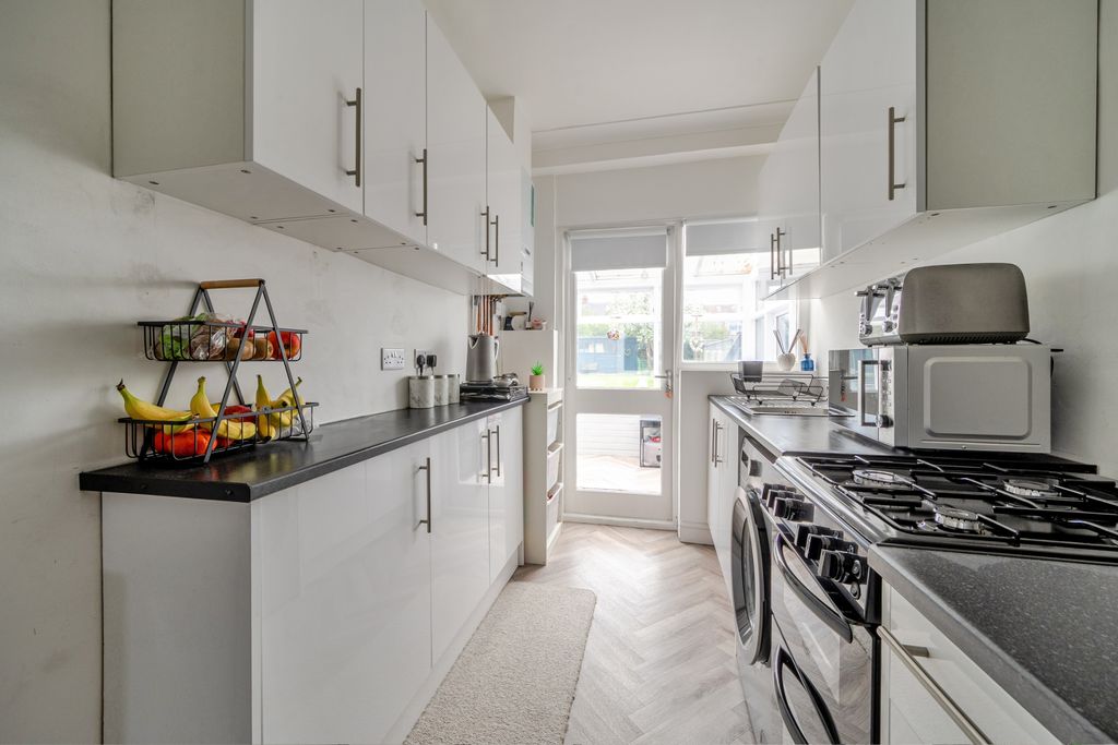 Property photo 3 of 24 Photo 10