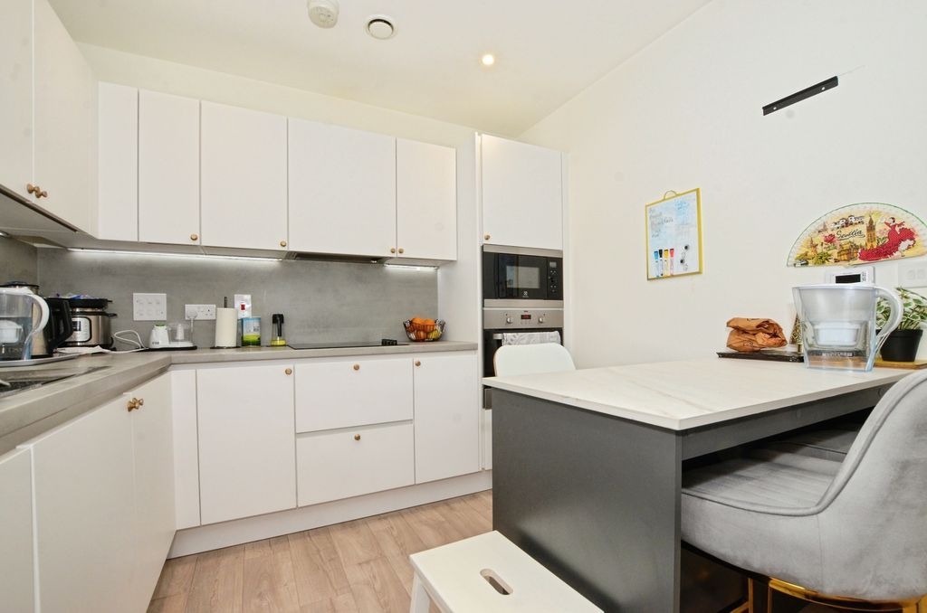 Property photo 2 of 18 Kitchen