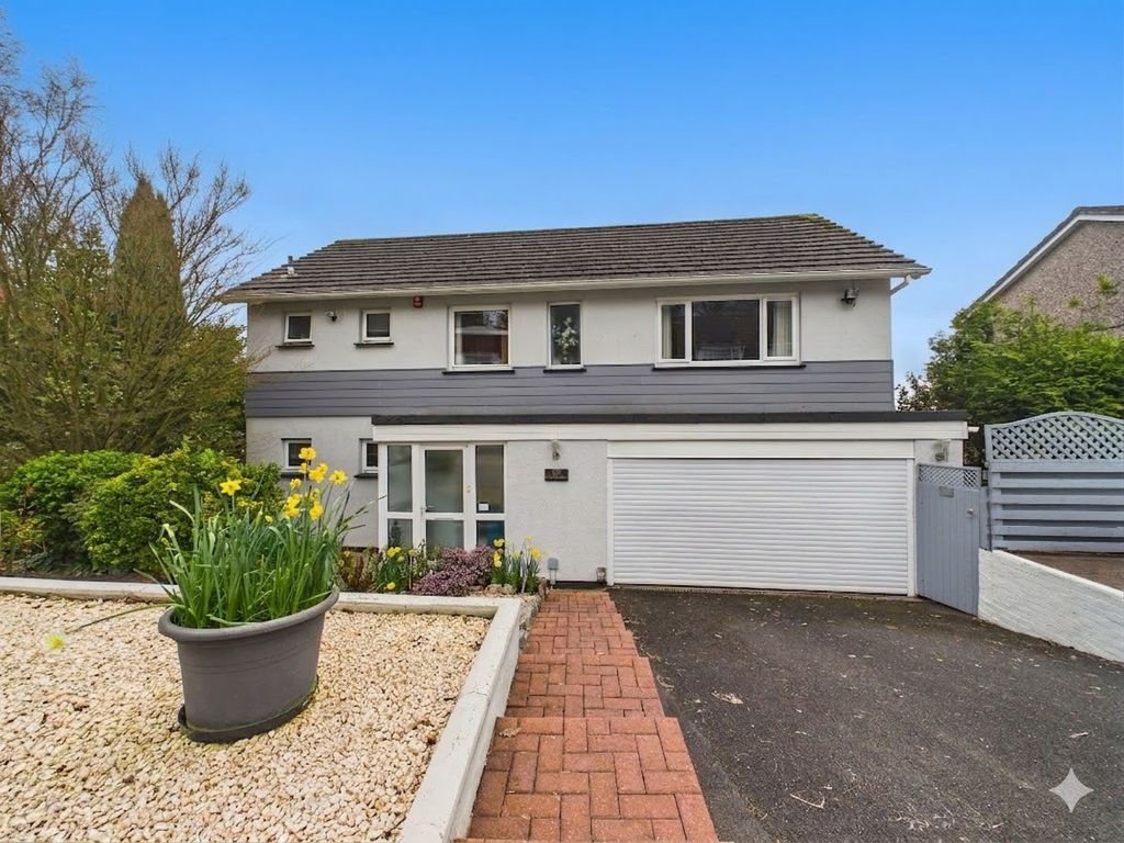 Property photo 2 of 52